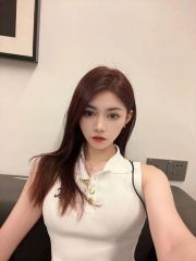 大眼睛美女