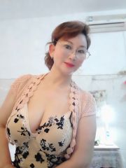 大奶韵味熟女